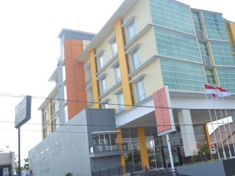 EDU Hostel Yogyakarta Buitenkant foto