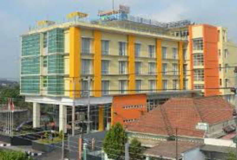 EDU Hostel Yogyakarta Buitenkant foto
