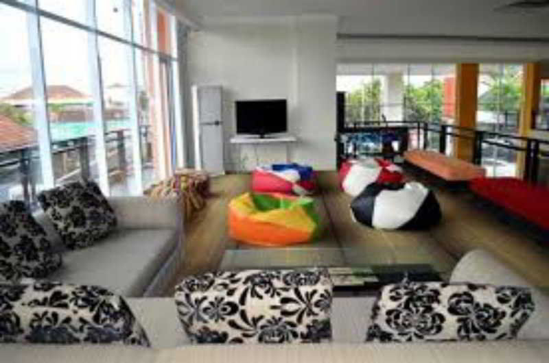 EDU Hostel Yogyakarta Buitenkant foto