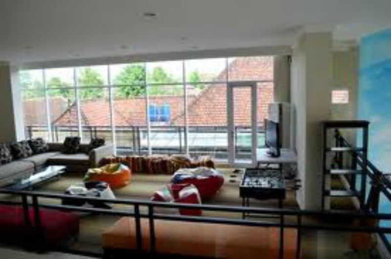 EDU Hostel Yogyakarta Buitenkant foto
