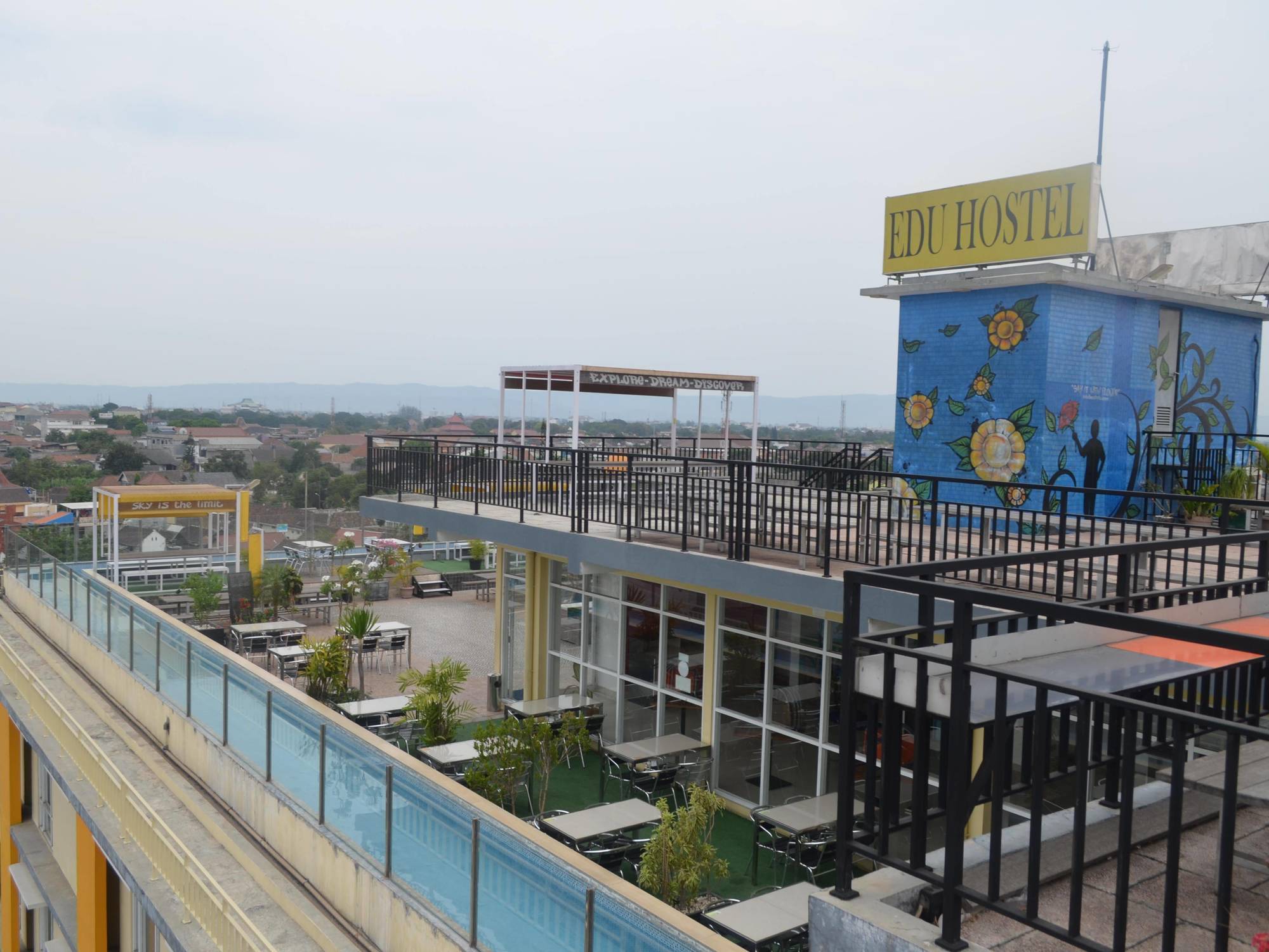 EDU Hostel Yogyakarta Buitenkant foto